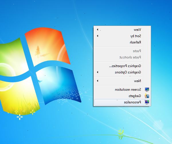 Hvordan du ændrer din desktop baggrund i Windows. Højreklik med musen på et tomt område af skrivebordet.