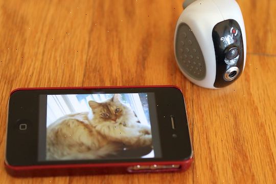 Hvordan til at overvåge din lejlighed med et webcam, mens du er på ferie