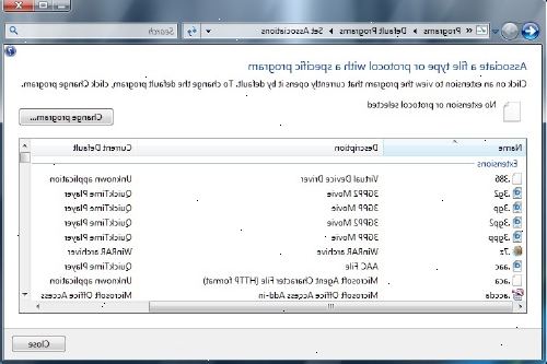 Hvordan man ændrer en filtype bruger Windows. Find den fil, du ønsker at ændre, og derefter bruge musen højreklikke på filen.